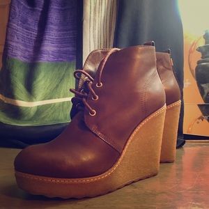 Tory Burch Fur lined Wedge ankle boots